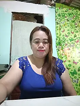 Snapshot of rowena_123 chatting on 28, 7, 2026 rowena 123 online show from 28, 7, 2026