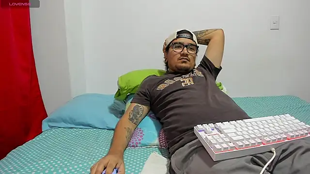 Snapshot of Axel_hornyy chatting on 15, 7, 2026 Axel hornyy online show from 15, 7, 2026
