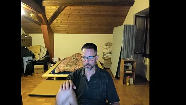 supersquirrel online show from 16, 7, 2026