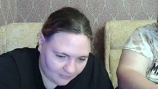 Snapshot of AlbertaAndSharon chatting on 14, 7, 2026 AlbertaAndSharon online show from 14, 7, 2026