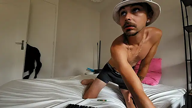 Snapshot of jeune_lynx chatting on 15, 7, 2026 jeune lynx online show from 15, 7, 2026