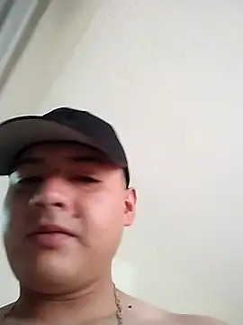 Snapshot of LaloLuxury chatting on 18, 7, 2026 LaloLuxury online show from 18, 7, 2026