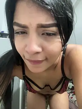 Snapshot of Natha_gomez chatting on 4, 8, 2026 Natha gomez online show from 4, 8, 2026