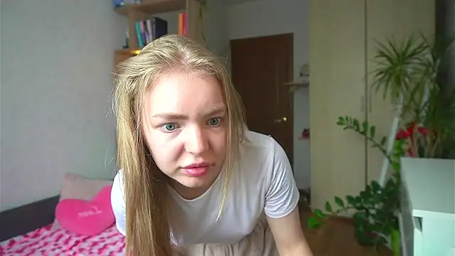Snapshot of Emilyemmi chatting on 18, 7, 2026 Emilyemmi online show from 18, 7, 2026