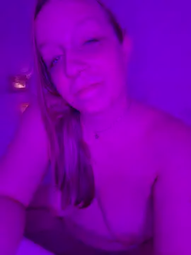 Snapshot of XxMs_StarzxX chatting on 4, 8, 2026 XxMs StarzxX online show from 4, 8, 2026