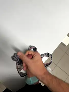 Snapshot of swissboy22 chatting on 18, 10, 2025 swissboy22 online show from 18, 10, 2025