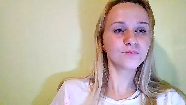 Snapshot of SunSakura chatting on 3, 8, 2026 SunSakura online show from 3, 8, 2026