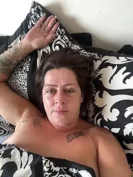 Snapshot of tattooed_milf chatting on 26, 7, 2026 tattooed milf online show from 26, 7, 2026