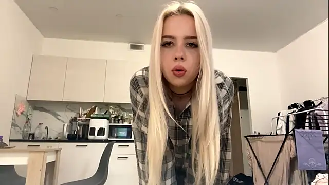 Snapshot of KittySendro chatting on 24, 7, 2026 KittySendro online show from 24, 7, 2026