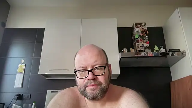 Snapshot of theitalianbear chatting on 14, 6, 2026 theitalianbear online show from 14, 6, 2026
