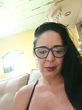 Snapshot of mommy_safira chatting on 29, 7, 2026 mommy safira online show from 29, 7, 2026