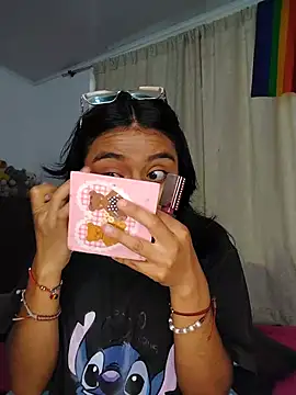 Snapshot of MoonVanesa chatting on 3, 8, 2026 MoonVanesa online show from 3, 8, 2026