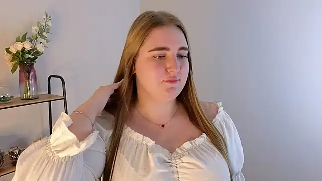 Snapshot of HaileyClifford chatting on 6, 8, 2026 HaileyClifford online show from 6, 8, 2026