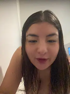Snapshot of SofiaDinamita chatting on 6, 8, 2026 SofiaDinamita online show from 6, 8, 2026