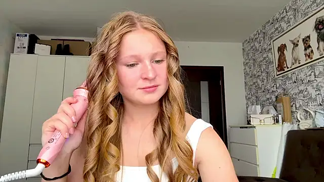 Snapshot of LisFris chatting on 6, 8, 2026 LisFris online show from 6, 8, 2026