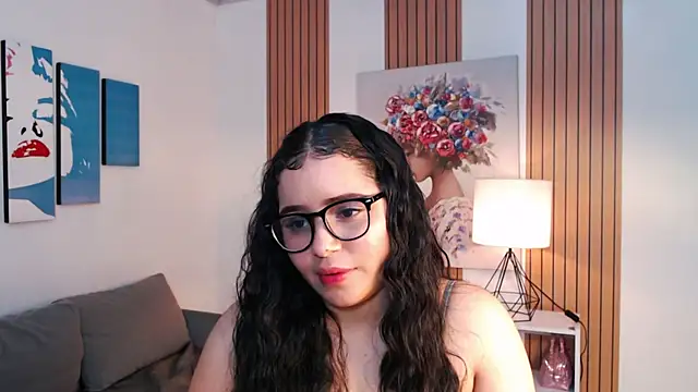 Snapshot of Bia_doll77 chatting on 7, 8, 2026 Bia doll77 online show from 7, 8, 2026
