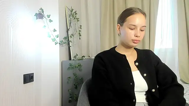 Snapshot of MedaRiesenweber chatting on 7, 8, 2026 MedaRiesenweber online show from 7, 8, 2026