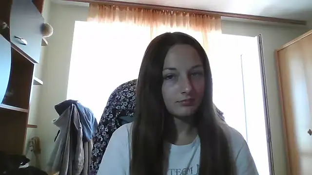 Snapshot of AlexaRaze chatting on 9, 8, 2026 AlexaRaze online show from 9, 8, 2026