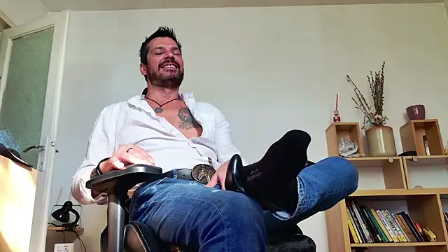 Snapshot of ChrisKox chatting on 23, 4, 2026 ChrisKox online show from 23, 4, 2026
