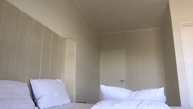 xBUSTY CANDYx online show from 26, 1, 2025