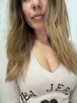 Snapshot of sexylenia chatting on 17, 2, 2026 sexylenia online show from 17, 2, 2026