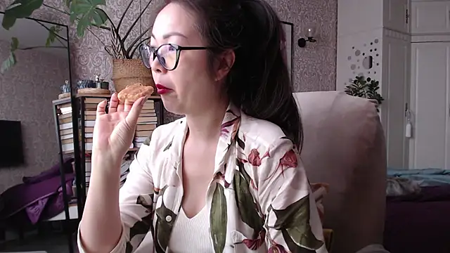 Koreanowner online show from 6, 2, 2025