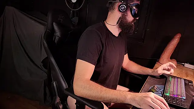 Snapshot of AnalOrgasm_CG chatting on 6, 11, 2025 AnalOrgasm CG online show from 6, 11, 2025