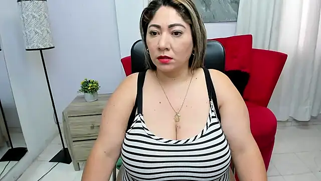 Snapshot of kendra_fire chatting on 29, 4, 2026 kendra fire online show from 29, 4, 2026