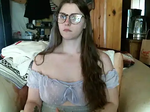Snapshot of katie_kitten38 chatting on 23, 4, 2026 katie kitten38 online show from 23, 4, 2026