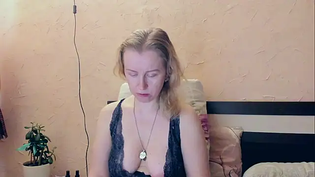 Snapshot of I_AM_MILF chatting on 15, 5, 2026 I AM MILF online show from 15, 5, 2026