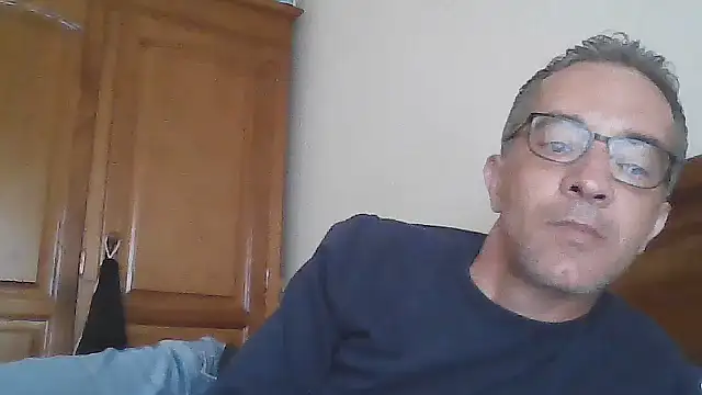 Snapshot of CarlosRocha73 chatting on 7, 4, 2026 CarlosRocha73 online show from 7, 4, 2026
