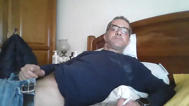 Snapshot of CarlosRocha73 chatting on 8, 4, 2026 CarlosRocha73 online show from 8, 4, 2026