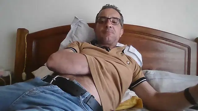 Snapshot of CarlosRocha73 chatting on 9, 4, 2026 CarlosRocha73 online show from 9, 4, 2026