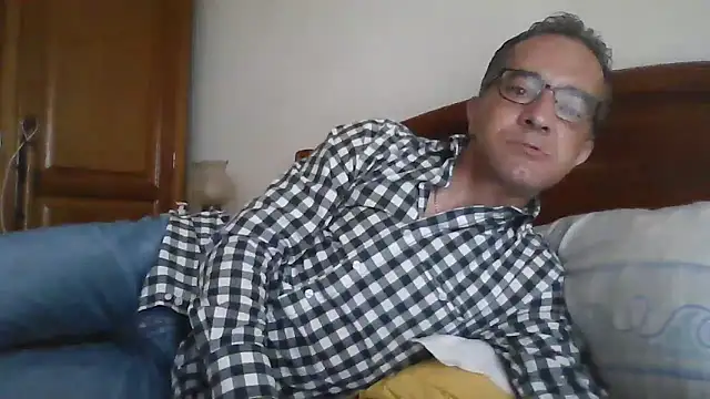 Snapshot of CarlosRocha73 chatting on 13, 4, 2026 CarlosRocha73 online show from 13, 4, 2026