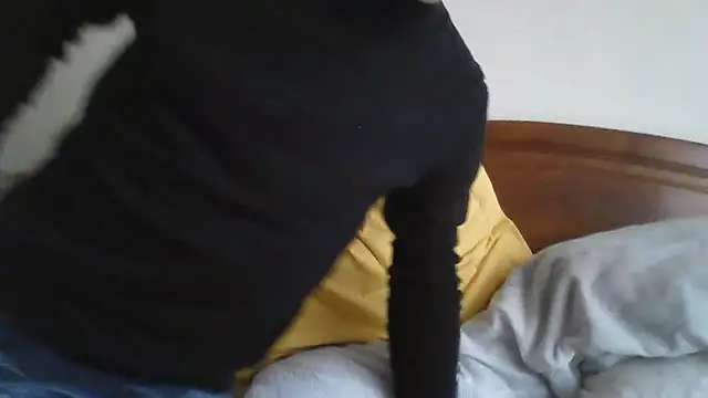 Snapshot of CarlosRocha73 chatting on 15, 4, 2026 CarlosRocha73 online show from 15, 4, 2026