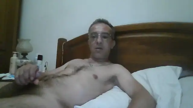 Snapshot of CarlosRocha73 chatting on 24, 5, 2026 CarlosRocha73 online show from 24, 5, 2026