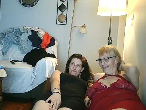 Snapshot of pctt chatting on 11, 10, 2025 pctt online show from 11, 10, 2025