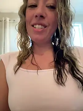 Snapshot of _NinaLuvSins_ chatting on 31, 5, 2026 NinaLuvSins online show from 31, 5, 2026