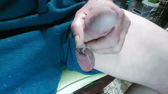 Snapshot of russtee chatting on 4, 3, 2026 russtee online show from 4, 3, 2026