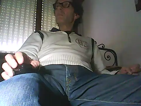 Snapshot of Moro_ra chatting on 13, 5, 2026 Moro ra online show from 13, 5, 2026