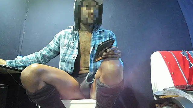 Snapshot of iBreakHeartz chatting on 24, 12, 2024 iBreakHeartz online show from 24, 12, 2024