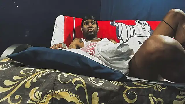 Snapshot of iBreakHeartz chatting on 28, 12, 2024 iBreakHeartz online show from 28, 12, 2024