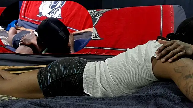 Snapshot of iBreakHeartz chatting on 11, 1, 2025 iBreakHeartz online show from 11, 1, 2025