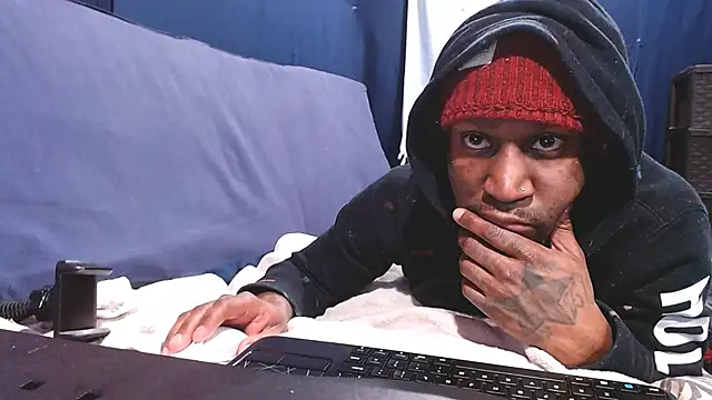 Snapshot of iBreakHeartz chatting on 27, 1, 2025 iBreakHeartz online show from 27, 1, 2025