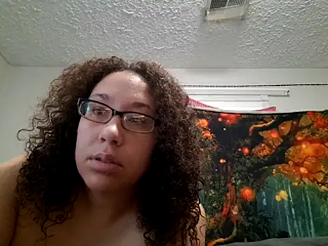 Snapshot of Theplayfulbbw chatting on 10, 7, 2026 Theplayfulbbw online show from 10, 7, 2026