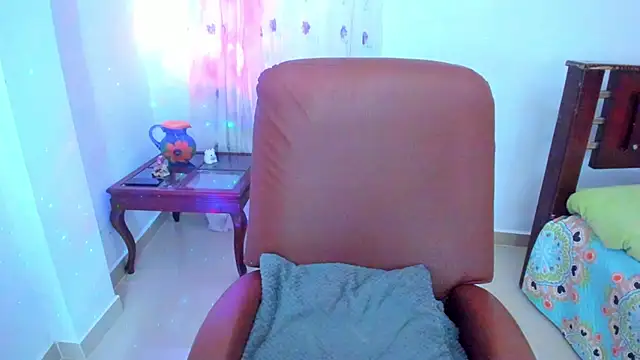 Snapshot of BrianaGarner chatting on 14, 12, 2025 BrianaGarner online show from 14, 12, 2025