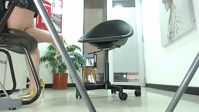 carieBelle1 online show from 5, 12, 2025