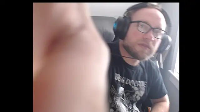 Snapshot of dragonhammer42 chatting on 18, 9, 2025 dragonhammer42 online show from 18, 9, 2025