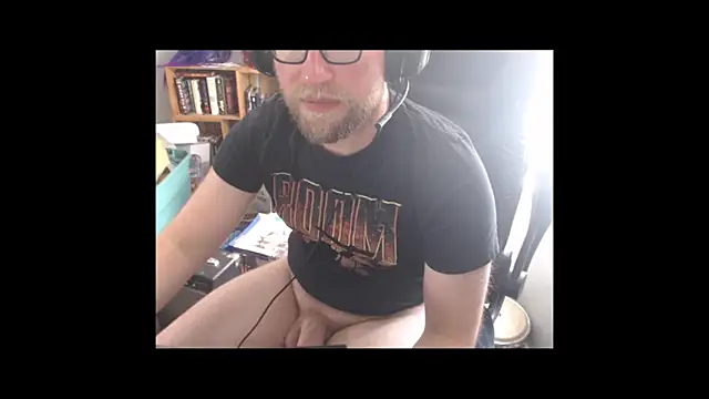 Snapshot of dragonhammer42 chatting on 20, 5, 2026 dragonhammer42 online show from 20, 5, 2026