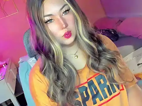 HOTnWILDalice online show from 16, 12, 2025